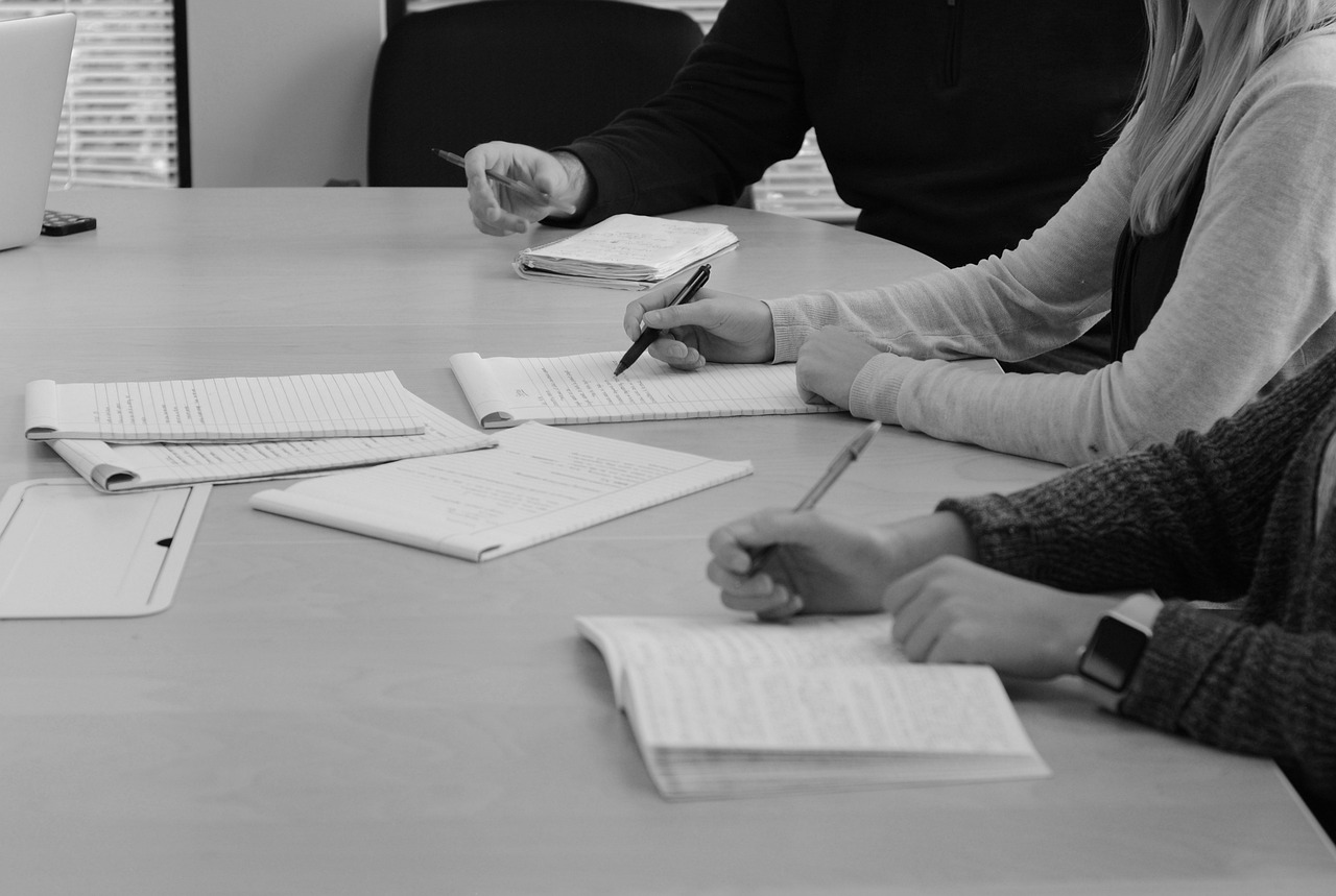 买卖微信账号时：来聚财app详情下载教程